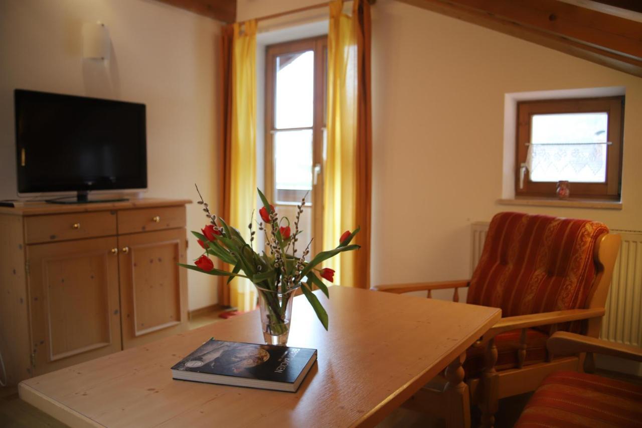 Ferienwohnungen Kir Royal Krün エクステリア 写真