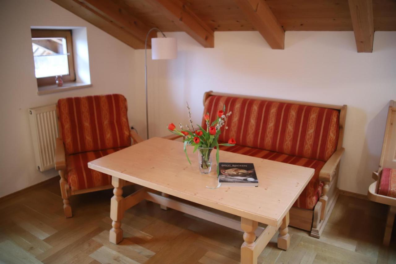 Ferienwohnungen Kir Royal Krün エクステリア 写真